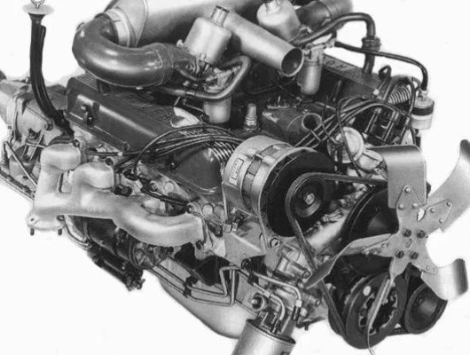 3.5/3.9/4.2 V8 Benzīna dzinējs